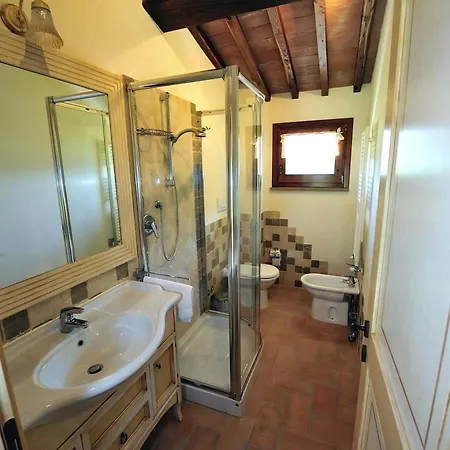 Apartment Lo Strettoio Mit Gemeinschaftspool Gambassi Terme
